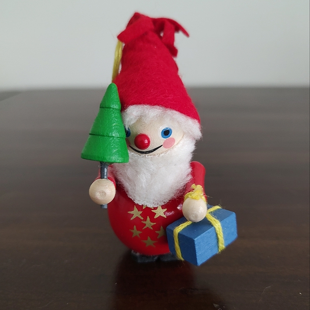 Vintage Steinbach Christmas Ornament Santa With Gift German Wood